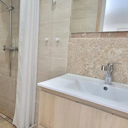 House With Private Pool In * Рокбрюн-сюр-Аржан