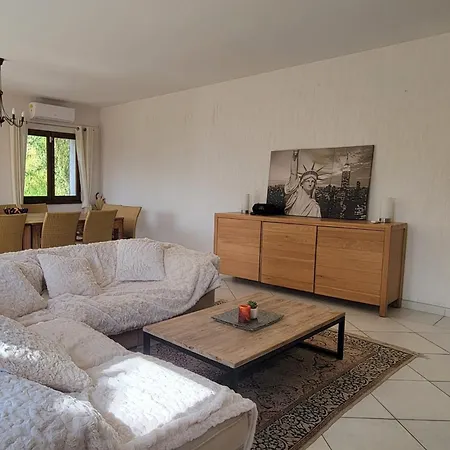 House With Private Pool In * Roquebrune-sur Argens