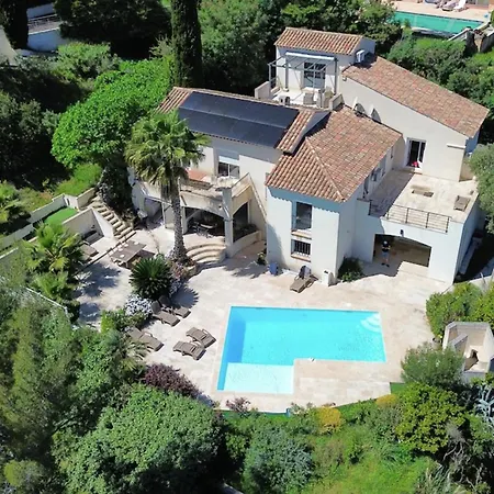 House With Private Pool In *