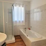 House With Private Pool In 罗克布伦河畔阿尔让