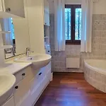 House With Private Pool In * 罗克布伦河畔阿尔让