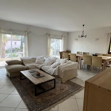 Σπίτι διακοπών House With Private Pool In