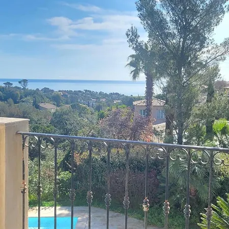 House With Private Pool In Σπίτι διακοπών