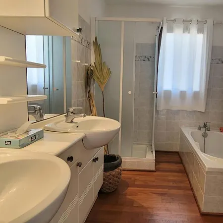 Σπίτι διακοπών House With Private Pool In *