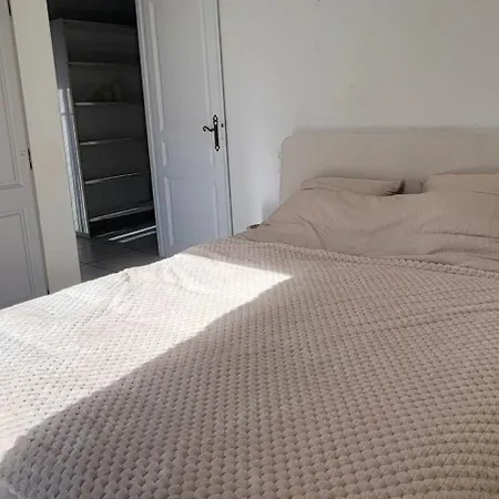 Σπίτι διακοπών House With Private Pool In *