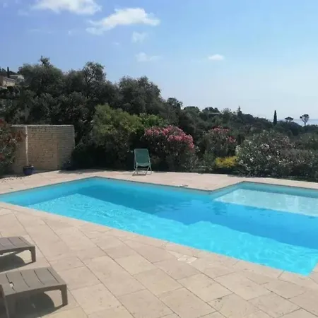 House With Private Pool In Σπίτι διακοπών