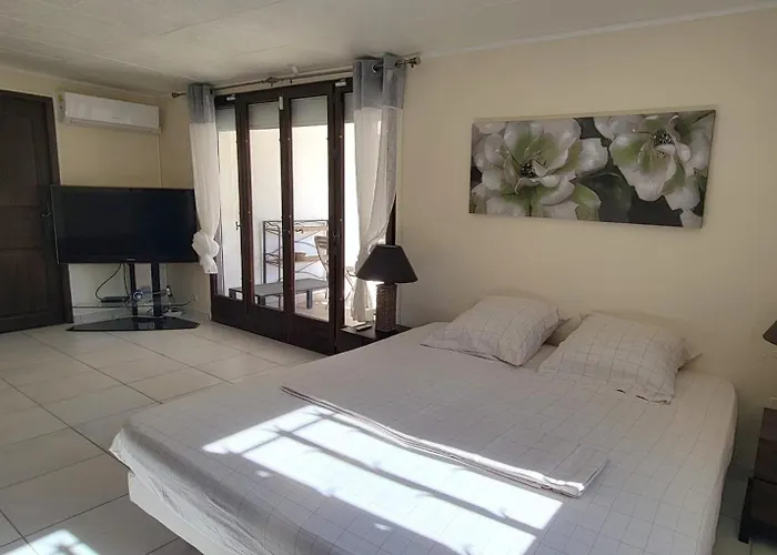 House With Private Pool In * Roquebrune-sur-Argens